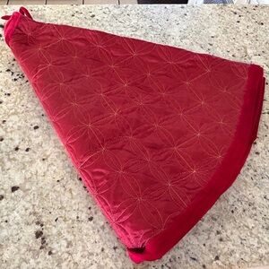 NEW 48” Balsam Hill Quilted Christmas Tree Skirt